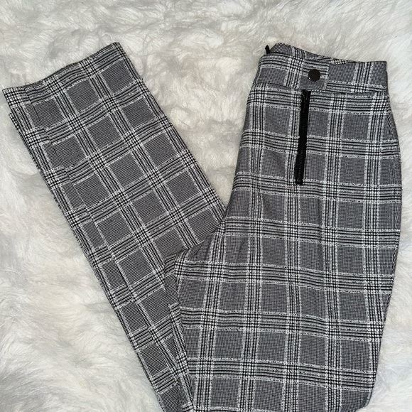 BCBGMAXAZRIA Black and White Plaid Trouser - XS - Picture 6 of 8